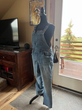 Classic Light Wash Denim Overalls Universal Threads